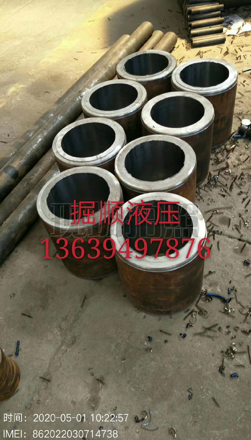 掘顺机械公司五一节的礼品是生产桥梁千斤顶和顶管机千斤顶订单